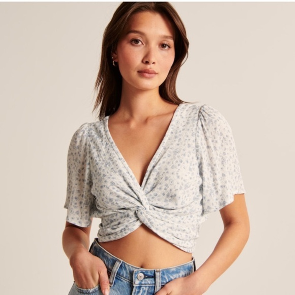 Abercrombie and Fitch flutter sleeve blue floral tie front crop top